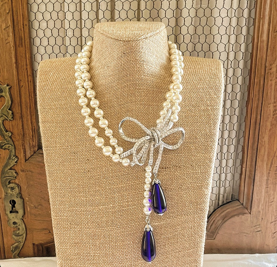 Fabulous faux pearl statement necklace