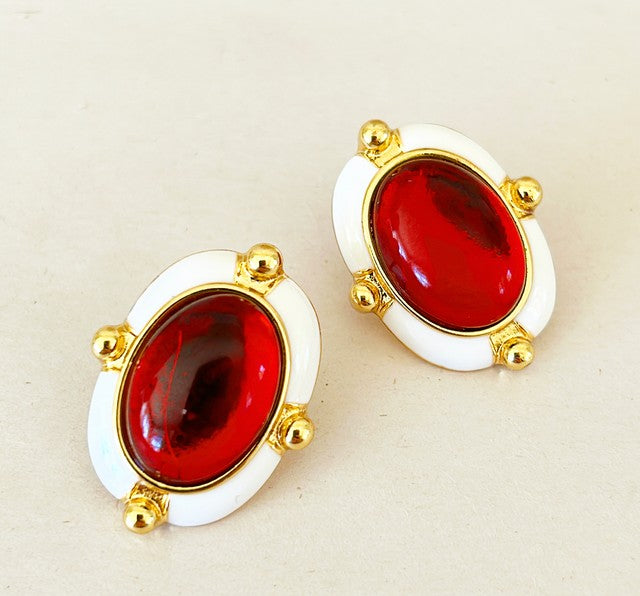 Traditional style classic oval shaped pierced earrings