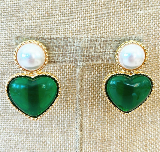 Classic green heart & faux pearl pierced style earring.