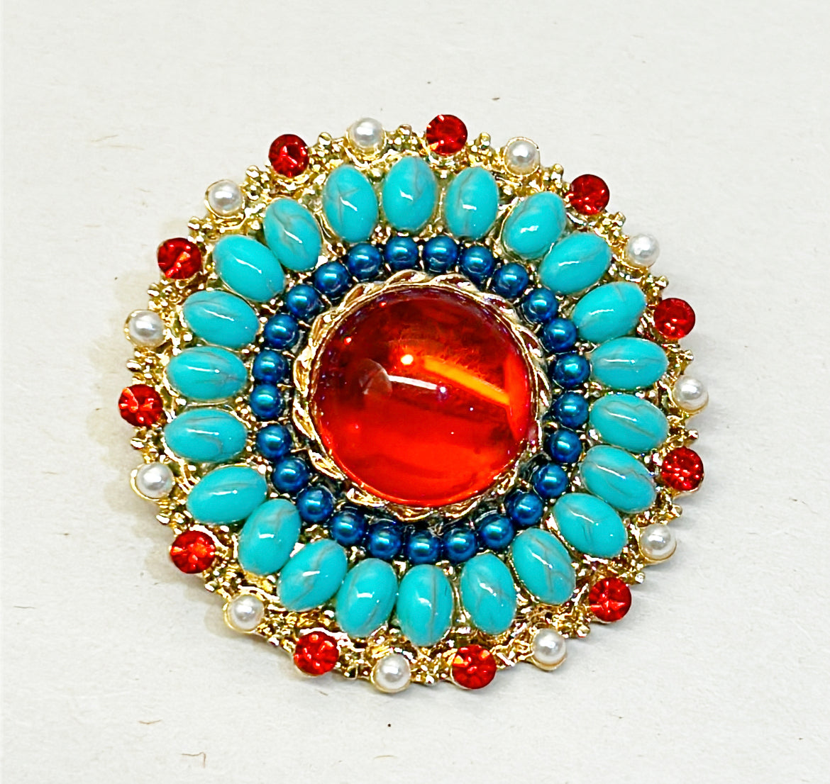 Statement look designer style brooch