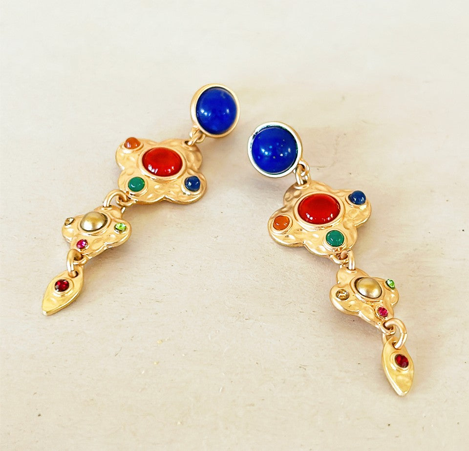 Everyday - Beautiful modern style pierced earrings.