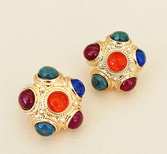 Classic round pierced earrings